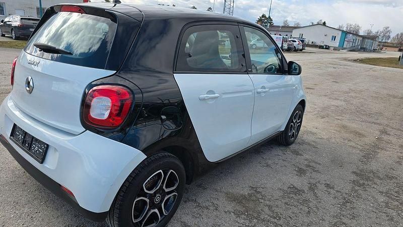 Gebraucht Smart ForFour Basis 90 PS (66 kW) 2015 Schwarz Kleinwagen