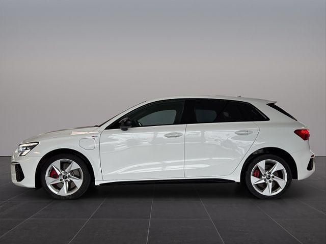Gebraucht Audi A3 S-Line 150 PS (110 kW) 2022 Weiß Limousine