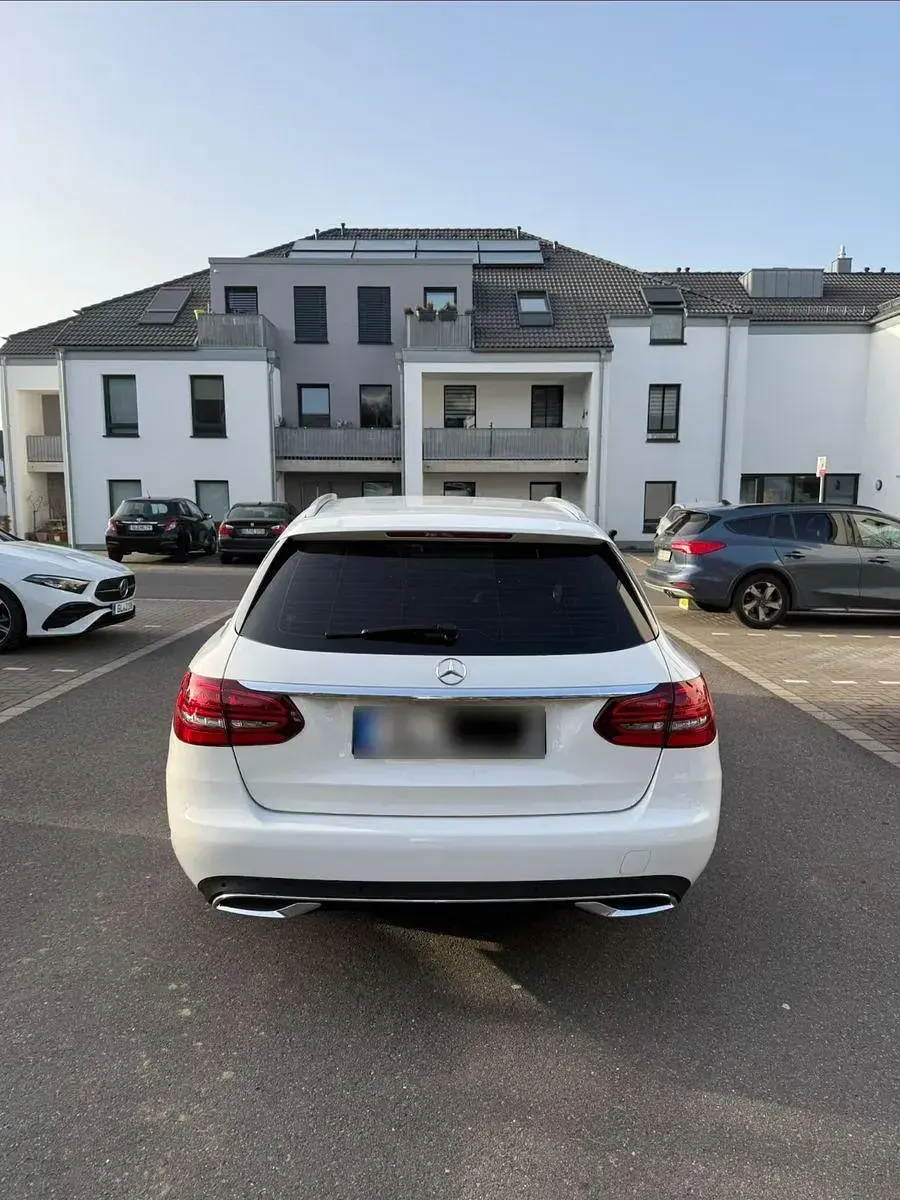 Gebraucht Mercedes C180 Avantgarde 156 PS (114 kW) 2018 Weiß Kombi