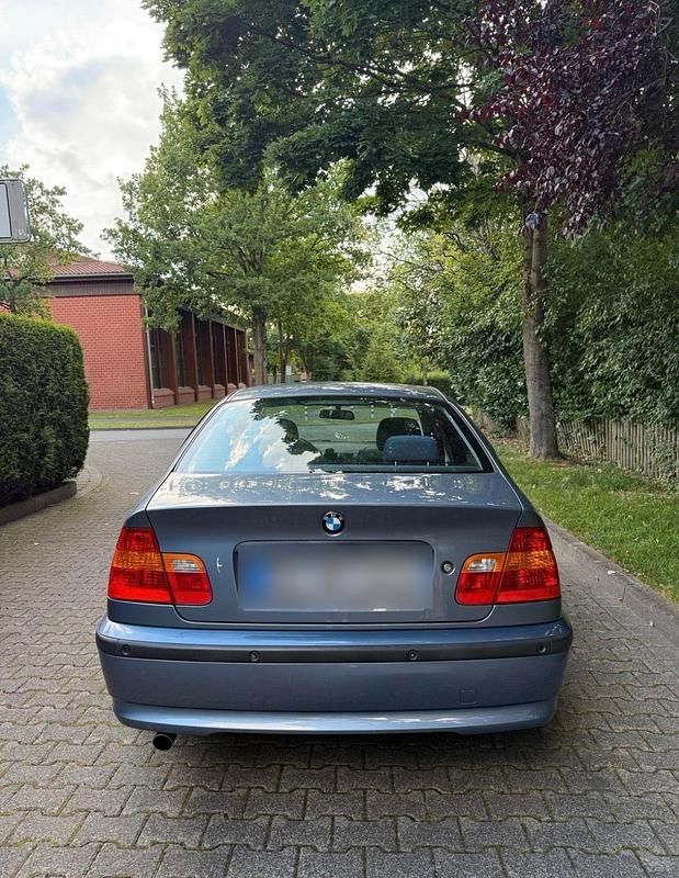 Gebraucht BMW 318 116 PS (85 kW) 2001 Blau Limousine