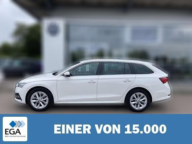 Weiß Gebraucht 2023 Skoda Octavia Style Kombi | 26.650 € (Fairer Preis) - Bild 1/4