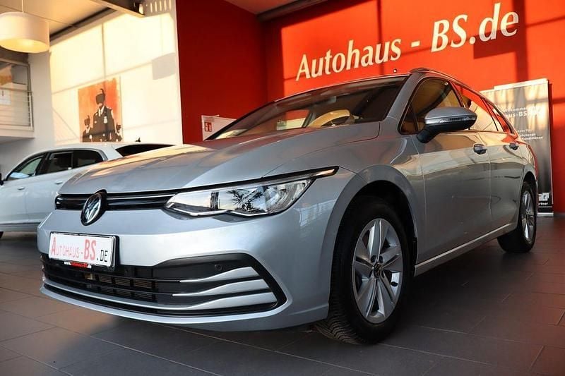 Silber Gebraucht 2023 VW Golf VIII Kombi | 23.959 € (Superpreis) - Bild 1/4