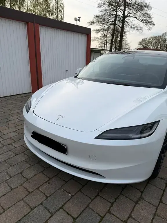 Used Tesla Model 3 Long Range RWD 235 kW (320 HP) 2024 White Sedan