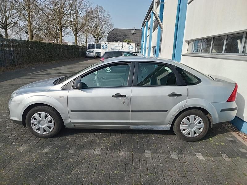 Gebraucht Ford Focus 2005 Silber Limousine