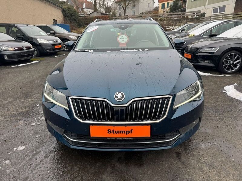 Blau Gebraucht 2019 Skoda Superb Style Kombi | 24.700 € (Etwas zu teuer) - Bild 1/4