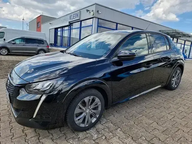 Gebraucht Peugeot e-208 Allure 100 kW (136 PS) 2021 Schwarz Kleinwagen
