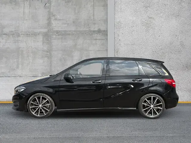 Gebraucht Mercedes B250 Night 211 PS (155 kW) 2016 Schwarz Kleinwagen