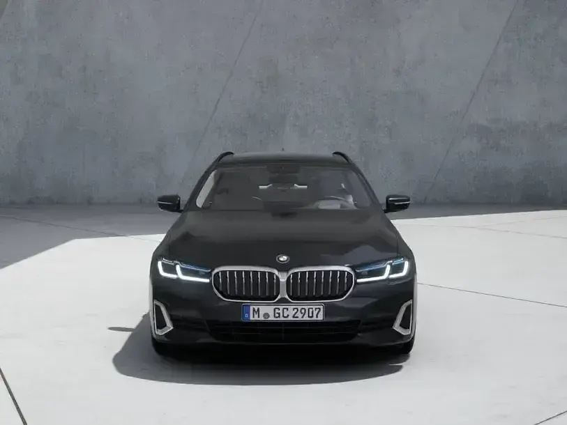 Gebraucht BMW 530 Luxury Line 286 PS (210 kW) 2023 Grau Kombi