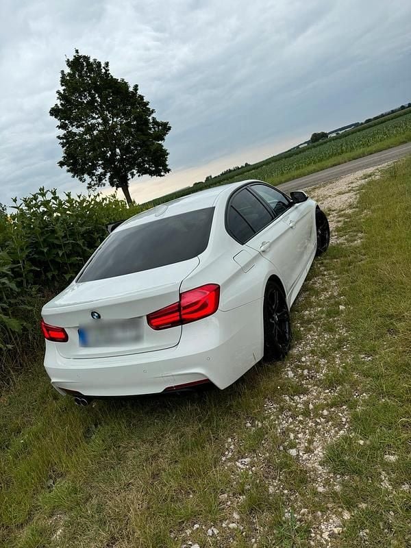 Gebraucht 2017 BMW 320 M Sport Limousine | 14.800 € (Fairer Preis) - Bild 1/4