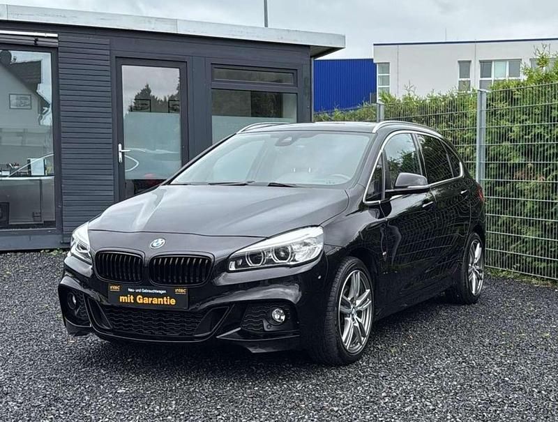 Schwarz Gebraucht 2015 BMW 220 Van / Kleinbus | 17.499 € (Fairer Preis) - Bild 1/4