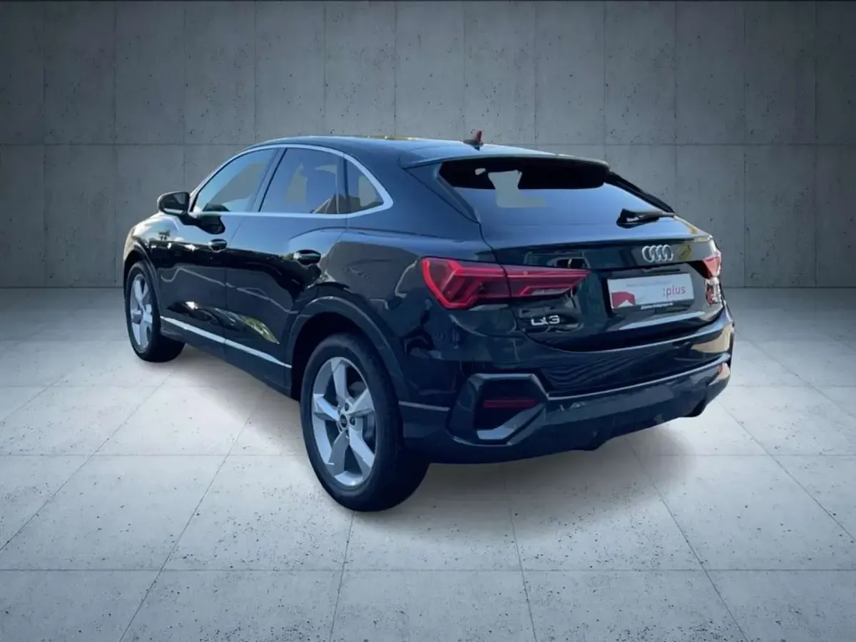 Gebraucht Audi Q3 Sportback Sport 150 PS (110 kW) 2025 Mythosschwarz metallic SUV