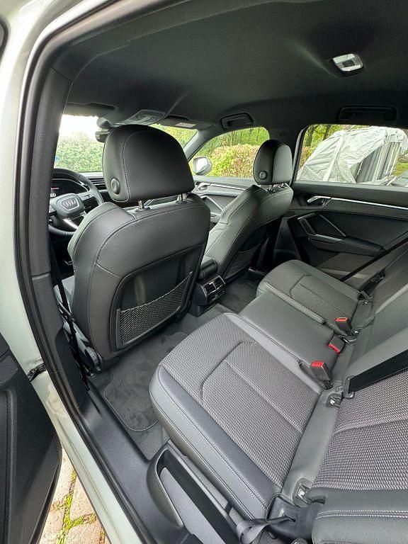 Silber Gebraucht 2024 Audi Q3 S-Line SUV | 44.700 € (Teuer) - Bild 1/4
