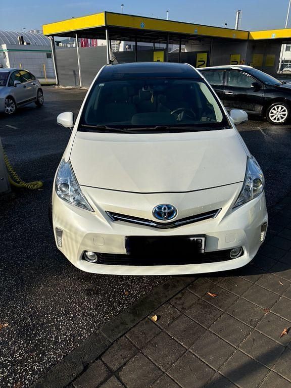 Weiß Gebraucht 2012 Toyota Prius+ Van / Kleinbus | 7.500 € (Fairer Preis) - Bild 1/4