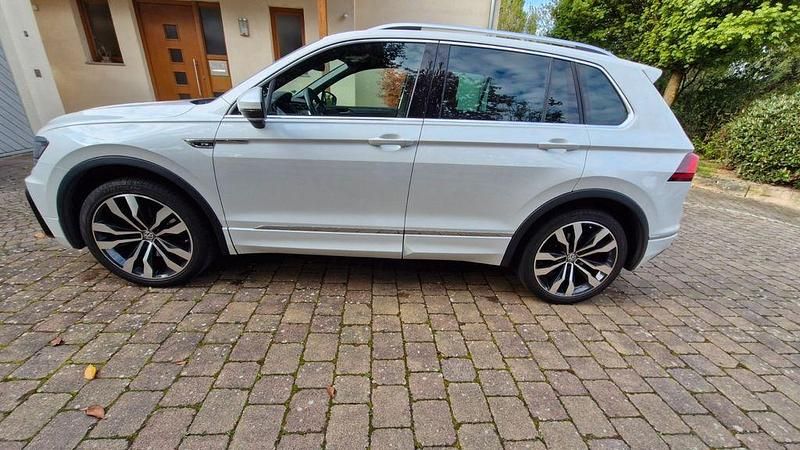 Second-hand VW Tiguan Highline 239 CP (175 kW) 2017 Alb SUV