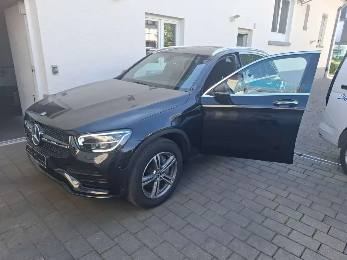 Gebraucht Mercedes GLC300 245 PS (180 kW) 2021 Schwarz SUV