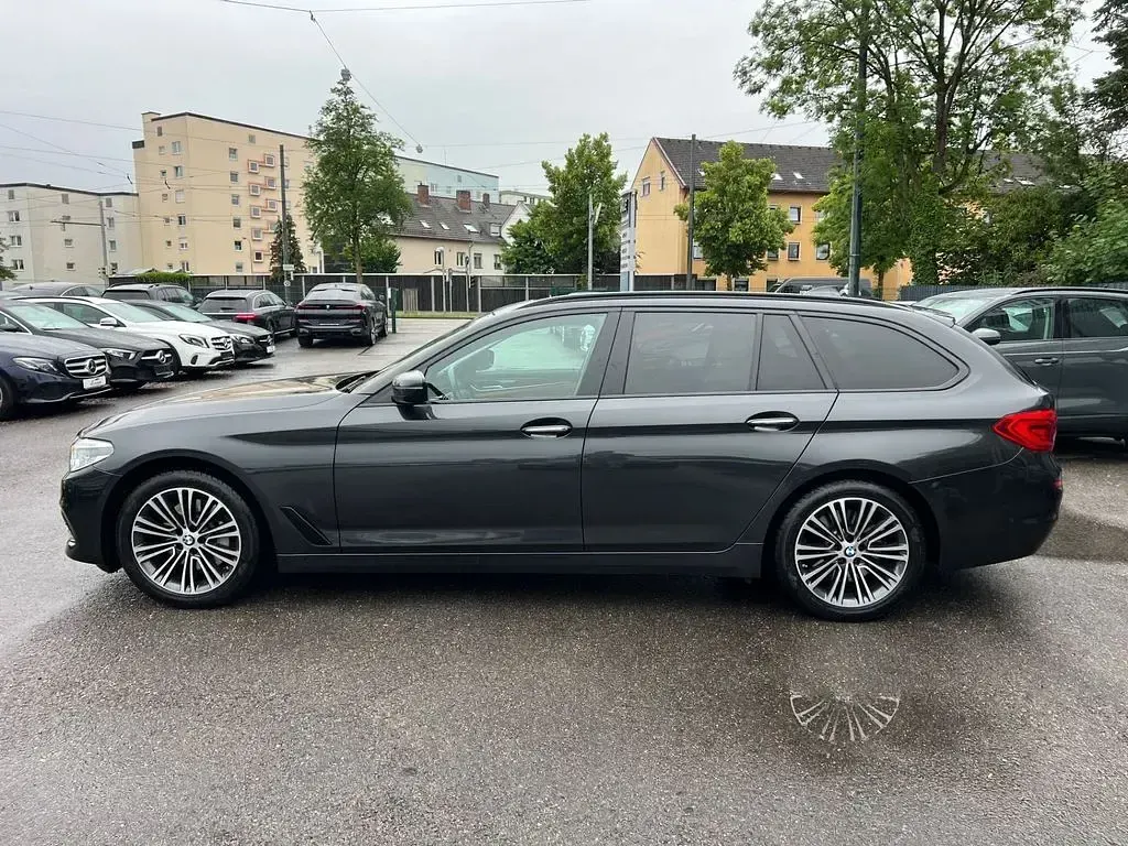 Gebraucht BMW 530 Sport Line 265 PS (194 kW) 2018 Silber Limousine