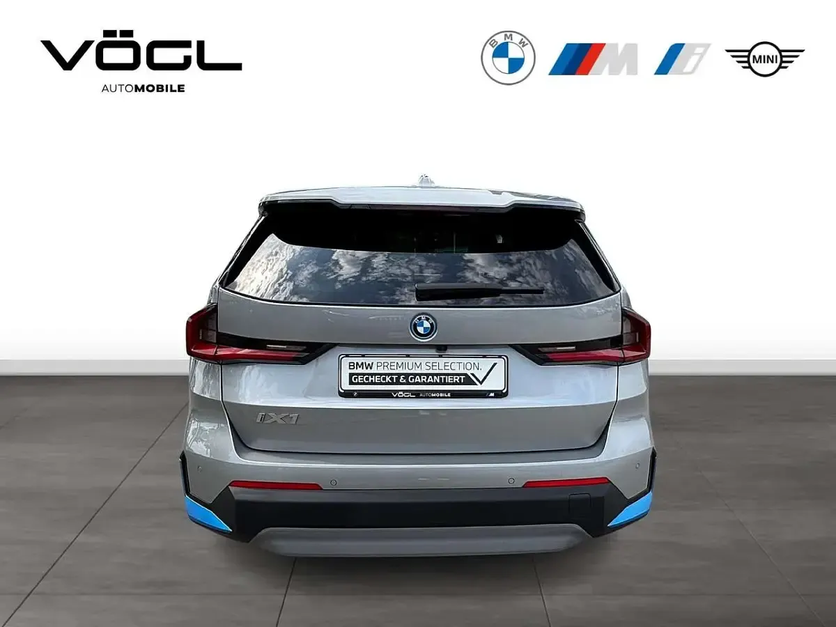 Gebraucht BMW iX1 Performance 230 kW (313 PS) 2023 Spacesilber SUV