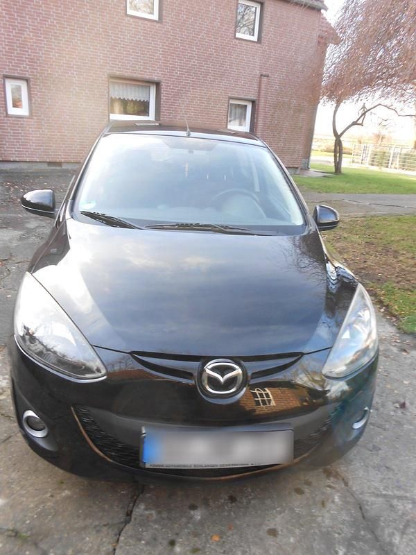 Schwarz Gebraucht 2011 Mazda 2 Kleinwagen | 3.950 € (Fairer Preis) - Bild 1/4