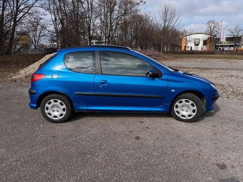 Gebraucht Peugeot 206 75 PS (55 kW) 2005 Blau Kleinwagen