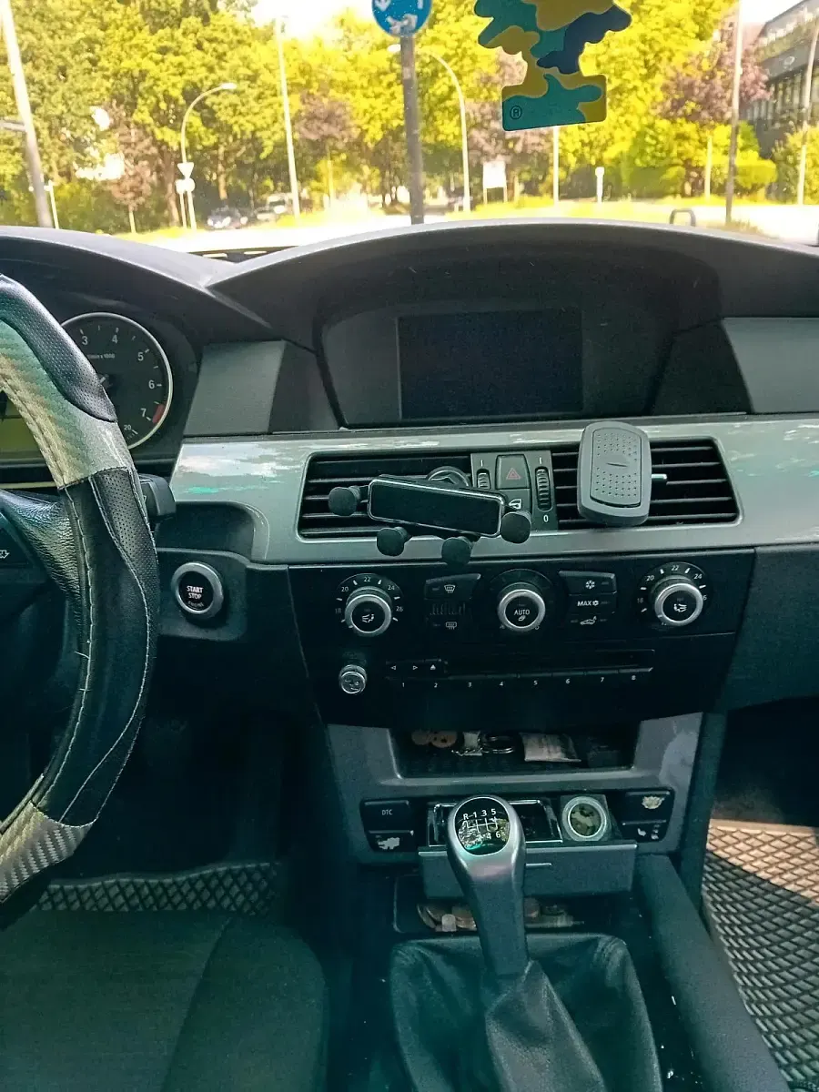 Gebraucht BMW 523 190 PS (139 kW) 2009 Schwarz Limousine