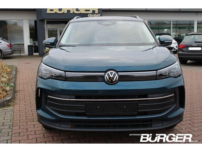 Gebraucht VW Tiguan 150 PS (110 kW) 2025 Blau SUV