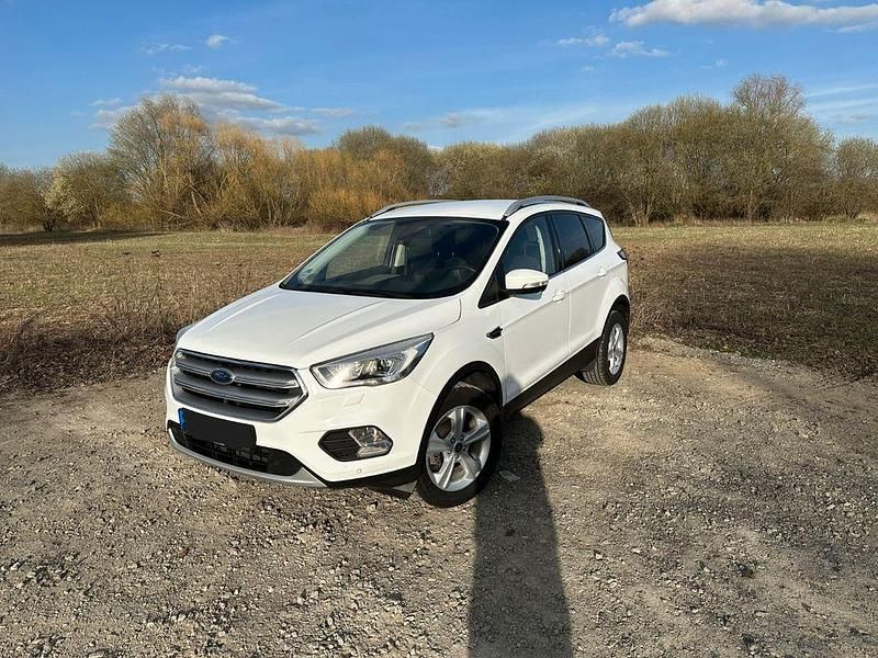 Gebraucht Ford Kuga Cool & Connect 150 PS (110 kW) 2017 Weiß SUV