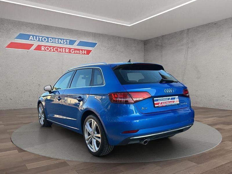 Gebraucht Audi A3 Comfort 116 PS (85 kW) 2019 Blau Kombi