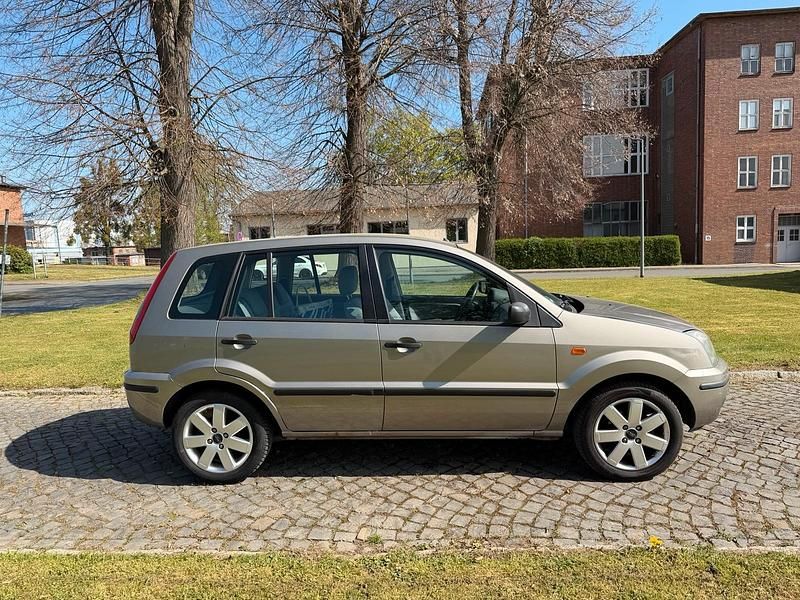 Gebraucht Ford Fusion 80 PS (58 kW) 2004 Gold Kleinwagen