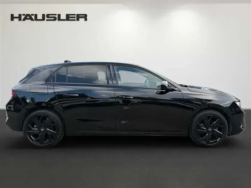 Gebraucht Opel Astra 131 PS (96 kW) 2024 Karbon schwarz (metallic) Kleinwagen