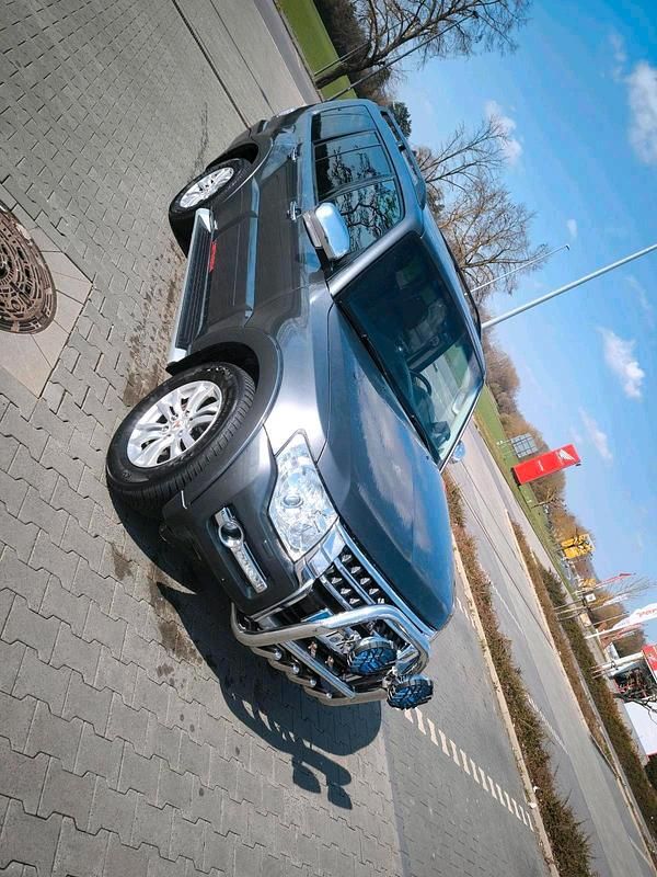 Second-hand Mitsubishi Pajero 2015 Gri SUV
