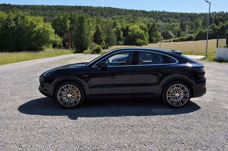 Blau Gebraucht 2021 Porsche Cayenne SUV | 69.999 € (Fairer Preis) - Bild 1/4