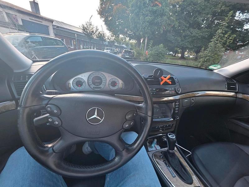 Gebraucht Mercedes E280 231 PS (169 kW) 2006 Grau Limousine
