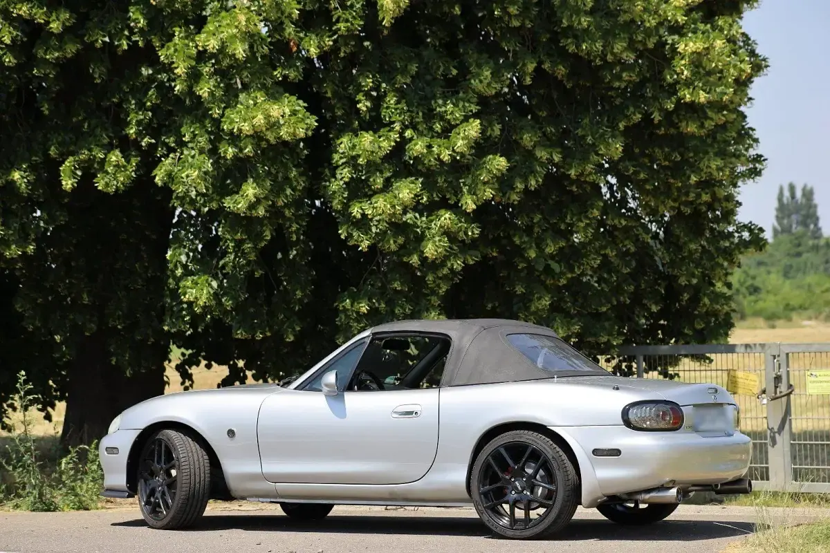 Gebraucht Mazda MX5 140 PS (102 kW) 2000 Silber Cabrio