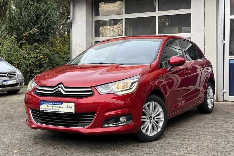 Rot Gebraucht 2017 Citroën C4 SELECTION Limousine | 6.950 € (Fairer Preis) - Bild 1/4