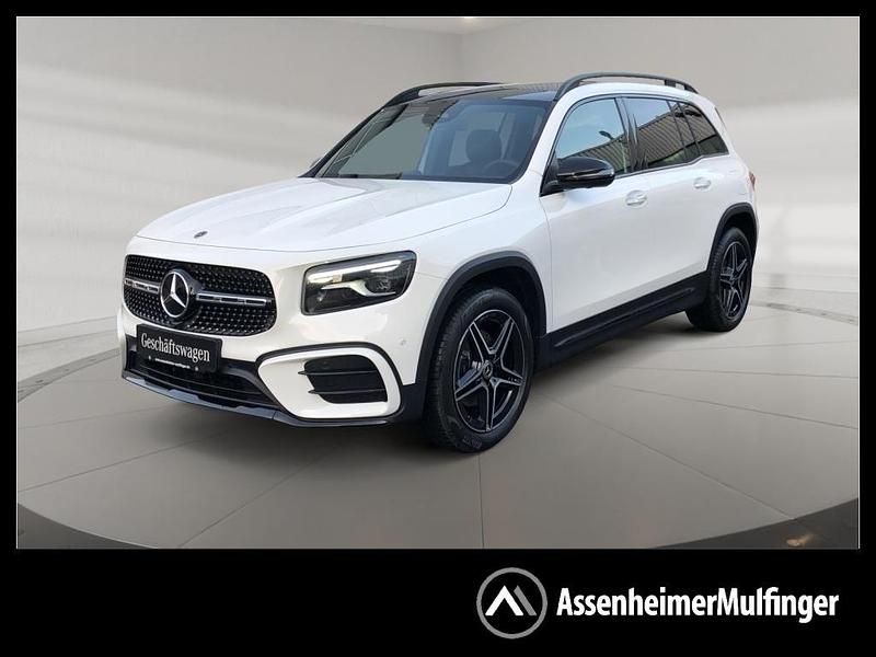 Weiß Gebraucht 2024 Mercedes GLB200 Night SUV | 44.779 € (Etwas zu teuer) - Bild 1/4