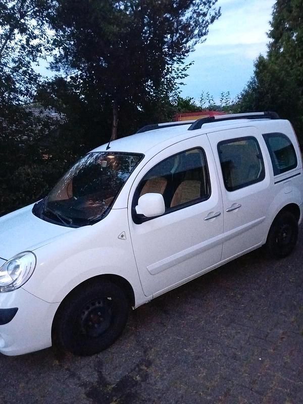 Weiß Gebraucht 2011 Renault Kangoo Van / Kleinbus | 4.000 € (Guter Preis) - Bild 1/4