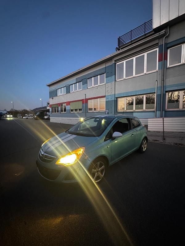 Gebraucht Opel Corsa 100 PS (73 kW) 2011 Blau Kleinwagen