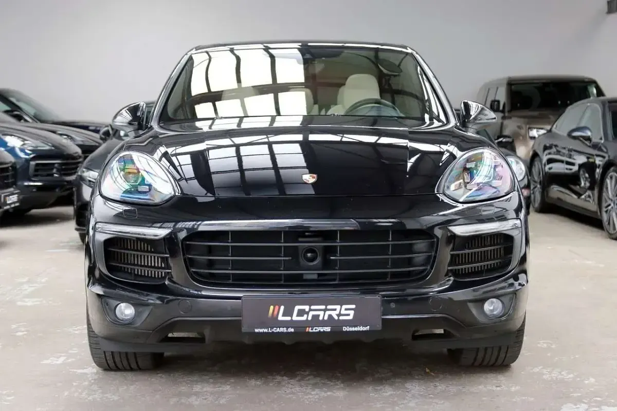 Gebraucht Porsche Cayenne S Diesel 385 PS (283 kW) 2017 Tiefschwarz SUV
