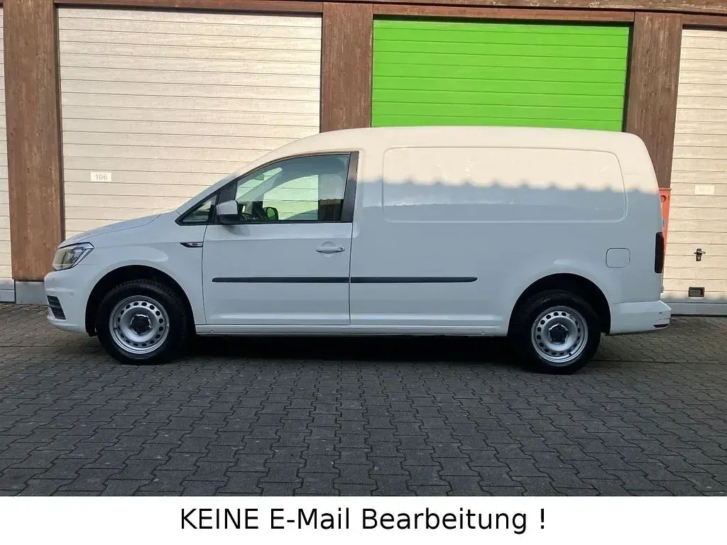 Używany VW Caddy Maxi 102 KM (75 kW) 2020 Biały Minivan