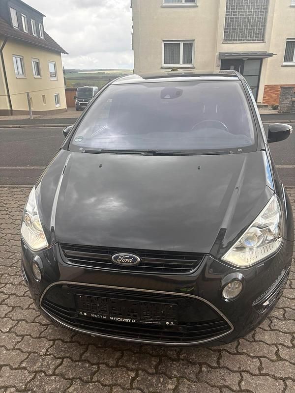Gebraucht Ford S-MAX S 163 PS (119 kW) 2013 Schwarz Van / Kleinbus
