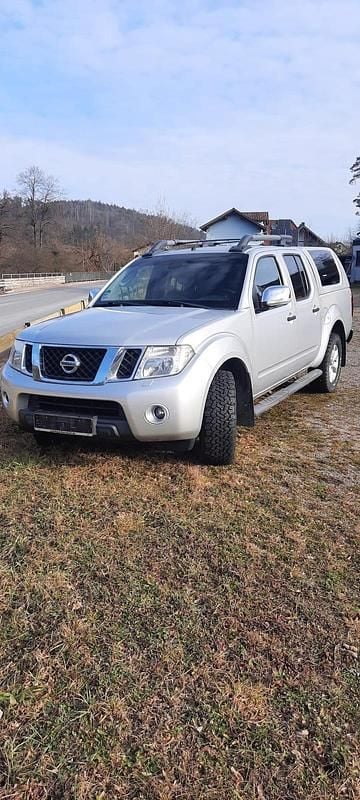 Gebraucht Nissan Navara 190 PS (139 kW) 2011 Silber Pickup
