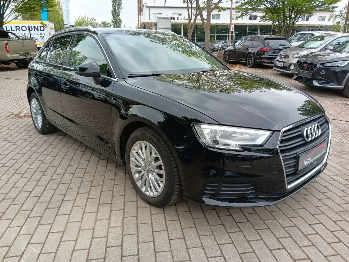 Gebraucht Audi A3 Basis 116 PS (85 kW) 2018 Schwarz Limousine