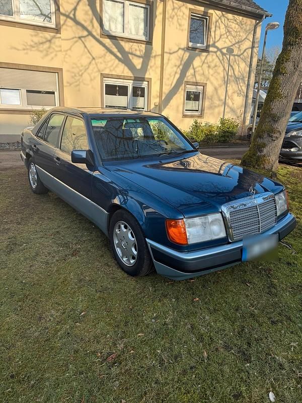 Gebraucht Mercedes E300 1987 Blau Limousine