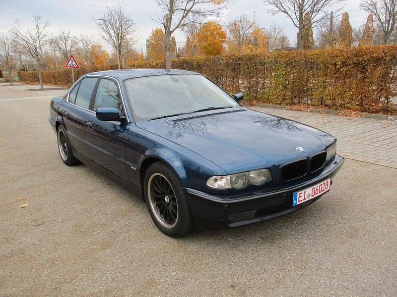 Blau Gebraucht 2001 BMW 740 Limousine | 19.999 € (Teuer) - Bild 1/4