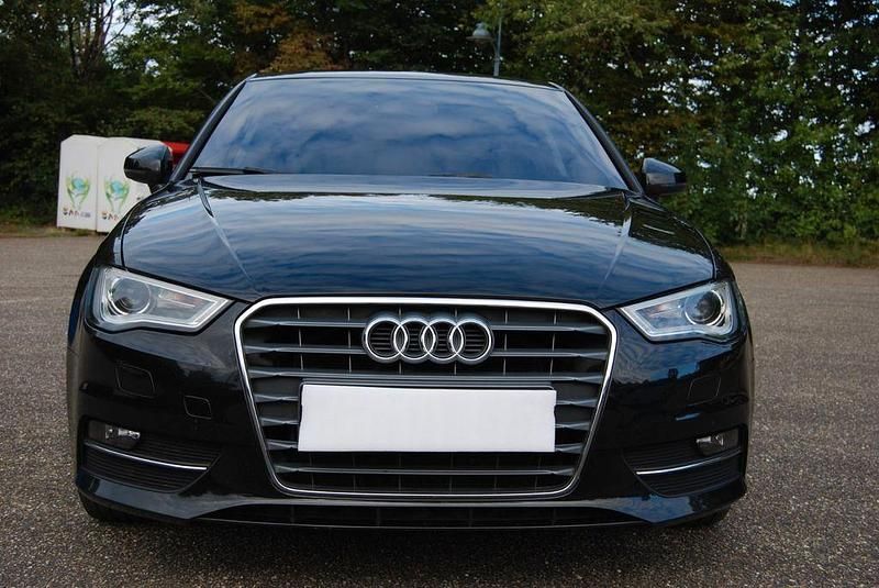 Schwarz Gebraucht 2015 Audi A3 Ambition Limousine | 16.000 € (Fairer Preis) - Bild 1/4