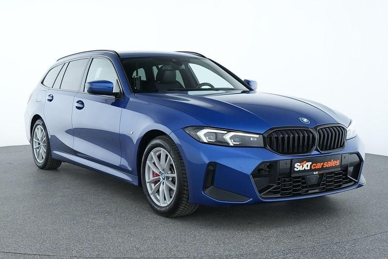 Blau Gebraucht 2022 BMW 330e M Sport Kombi | 31.990 € (Fairer Preis) - Bild 1/4