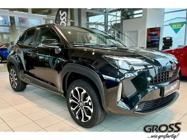 Neu Toyota Yaris Hybrid 131 PS (96 kW) 2025 SUV