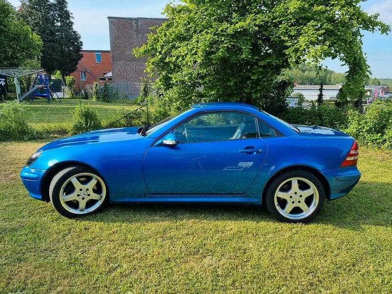 Gebraucht Mercedes SLK320 217 PS (159 kW) 2002 Blau Cabrio