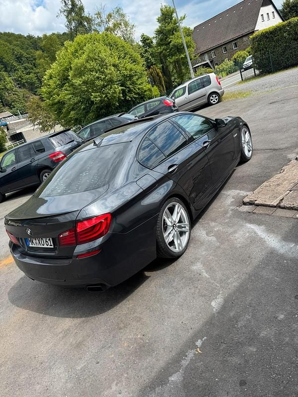 Andere farben Gebraucht 2012 BMW 550 Limousine | 18.950 € (Fairer Preis) - Bild 1/4
