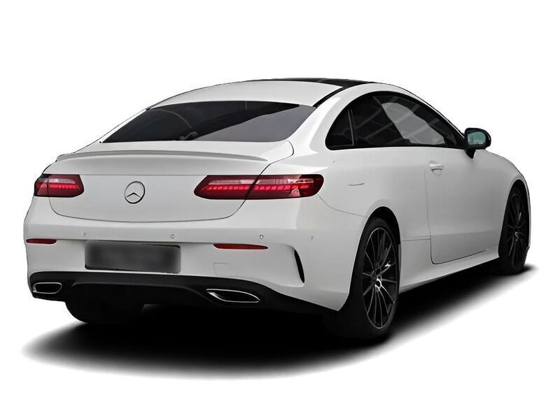 Gebraucht Mercedes E300 AMG 258 PS (189 kW) 2023 Weiss Coupé